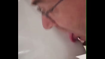 Urinal licking slave Video